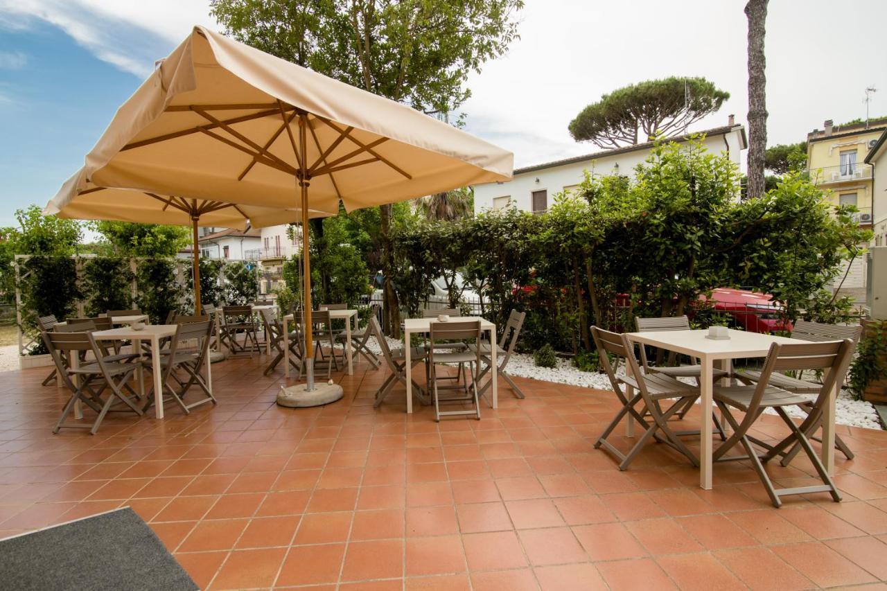 Hotel Lydia Cervia Exterior photo